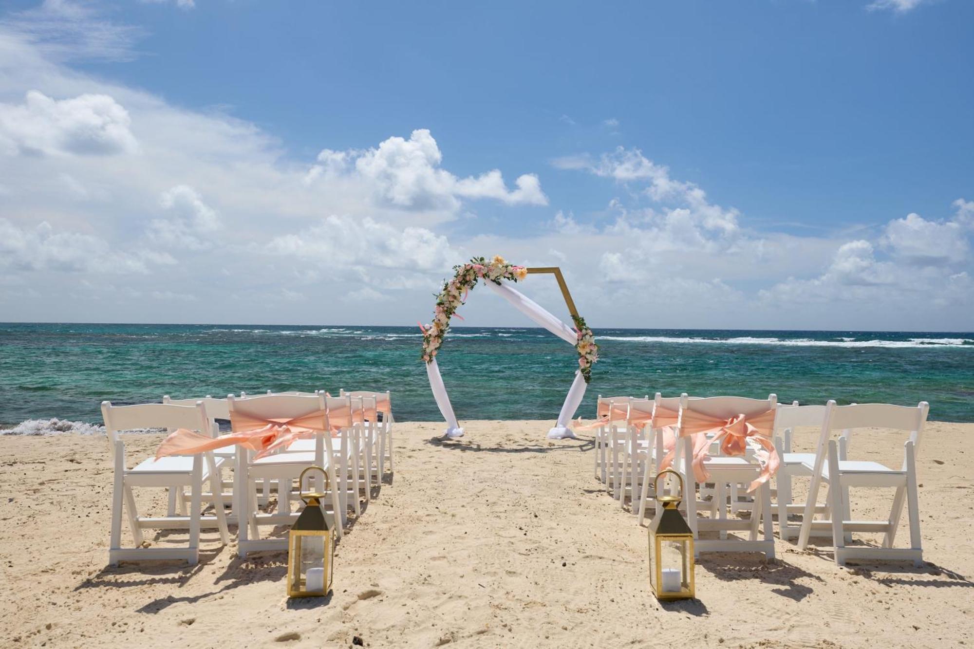 Jw Marriott St Maarten Beach Resort & Spa Dawn Beach Exterior photo